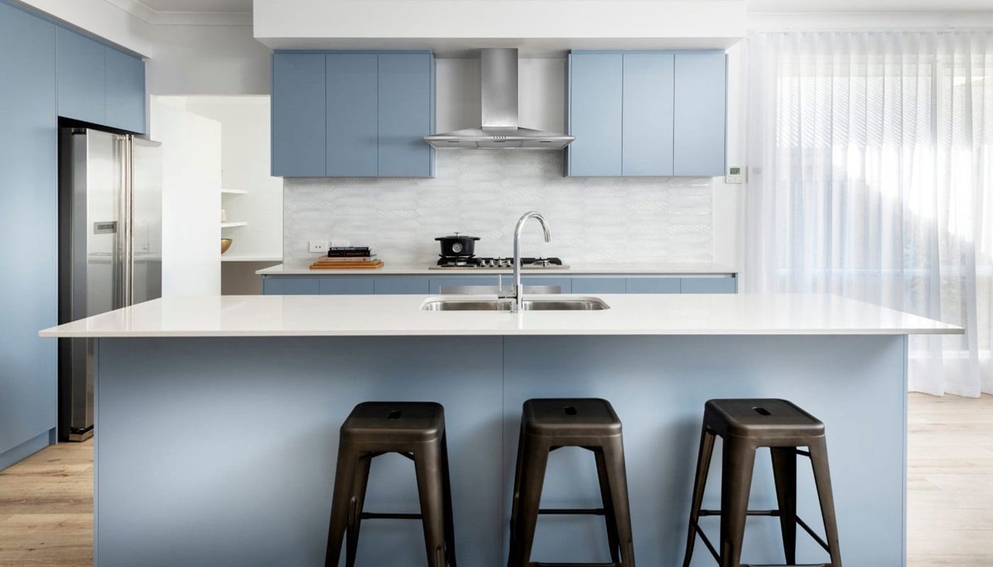 This modern first home features quality specifications and inclusions including stylish cabinetry and designer finishes. This home design also has a large stovetop and quality rangehood for the food aficionado.